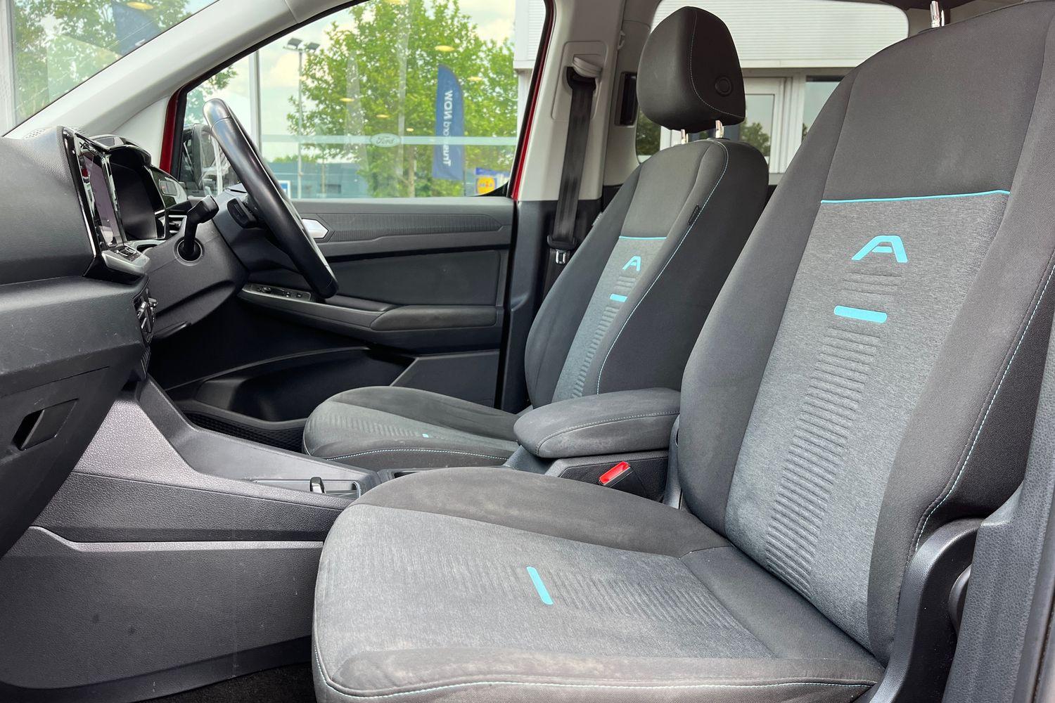Ford GRAND TOURNEO CONNECT Photo 18