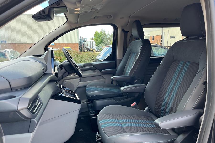 Ford TRANSIT CUSTOM Photo autoimg-c306fff1336438f634a359a82d7281659bce9c74.jpg