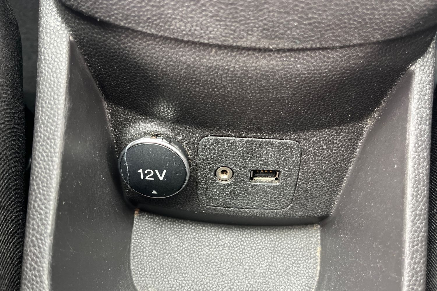 Ford FIESTA Photo 34