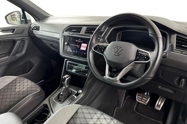 VOLKSWAGEN Tiguan Photo 6