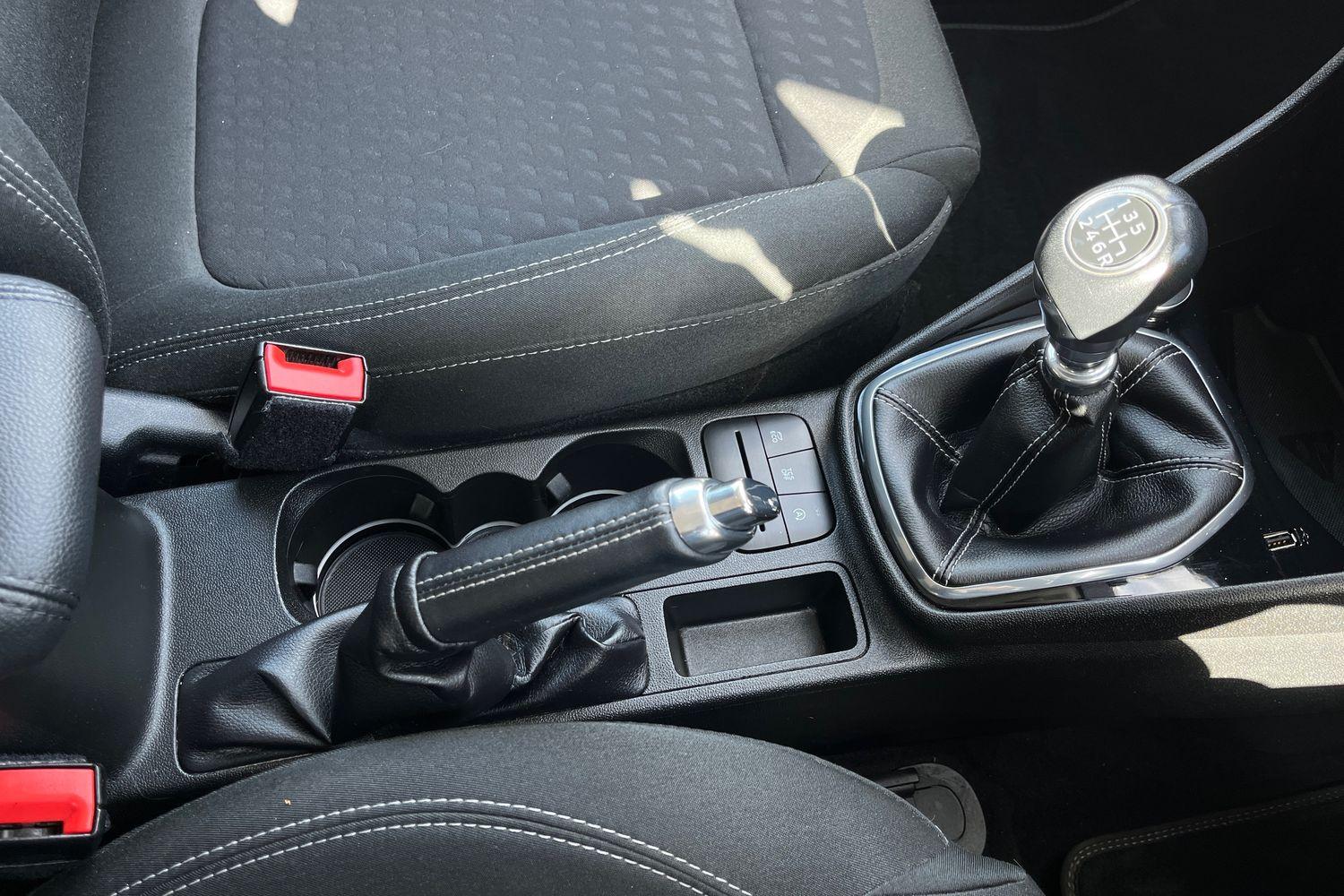 Ford FIESTA Photo 36