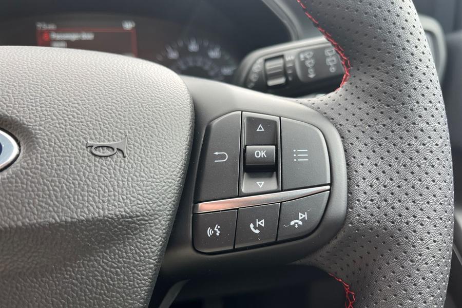 Ford FOCUS Photo autoimg-c30b3d5eb8545e0e7d2827401563caa7afbb3617.jpg