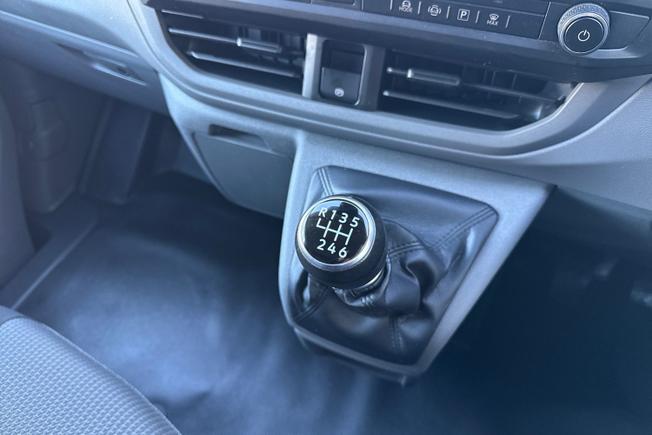 VOLKSWAGEN Transporter Photo 48