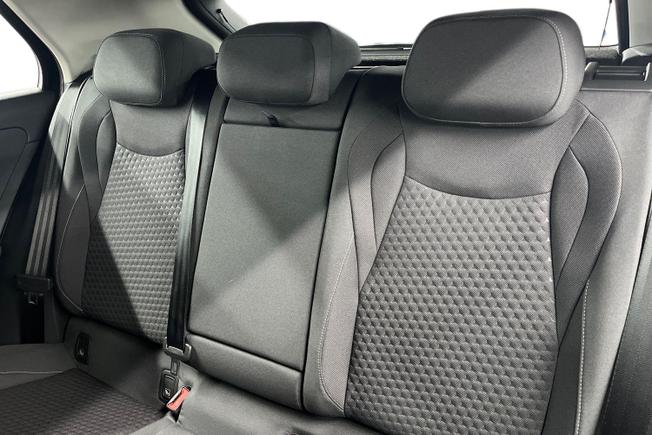 VOLKSWAGEN T-Roc Photo 9