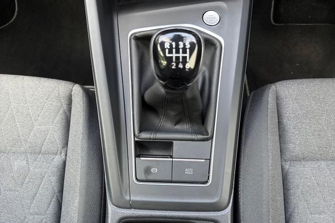 Volkswagen Golf Photo 24
