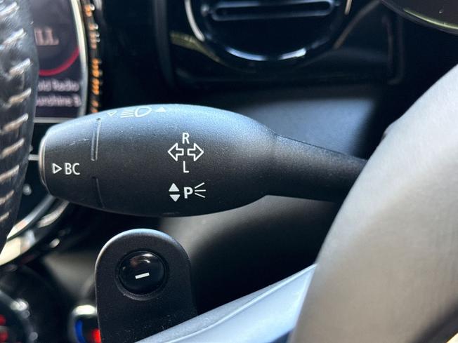 MINI Hatch Photo 53