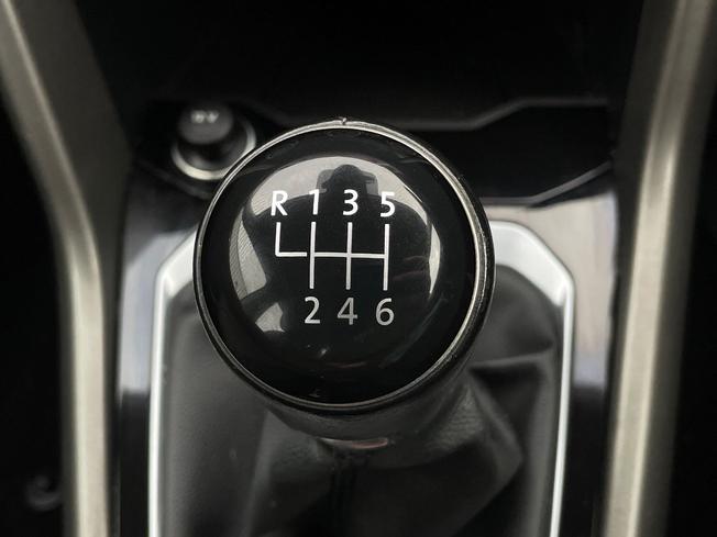 VOLKSWAGEN T-Roc Photo 43