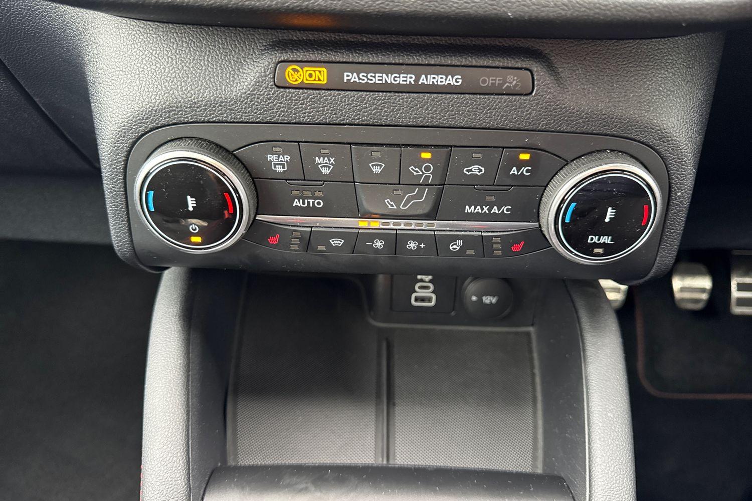 Ford KUGA Photo 28