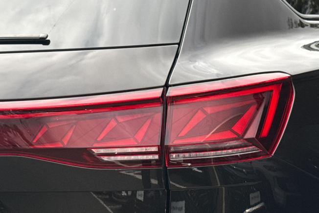 VOLKSWAGEN Touareg Photo 18