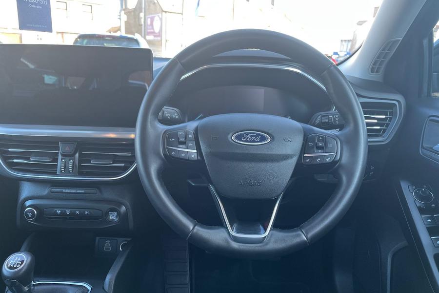 Ford FOCUS Photo autoimg-c312ed55ad42ede66c83d95549b573d8134ee690.jpg