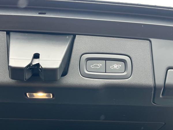 Volvo XC60 Photo autoimg-c31666e142f94b956e71d39f05b912f55d697351.jpg