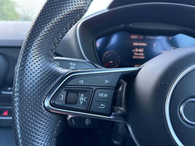 AUDI TT Photo 16
