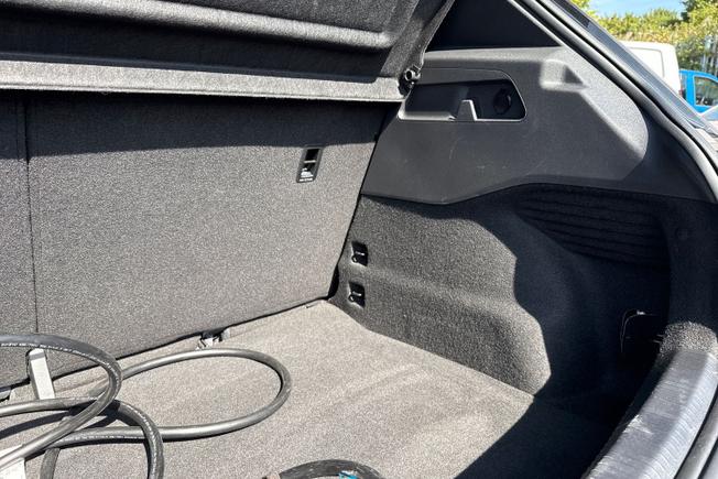VOLKSWAGEN ID.3 Photo 22