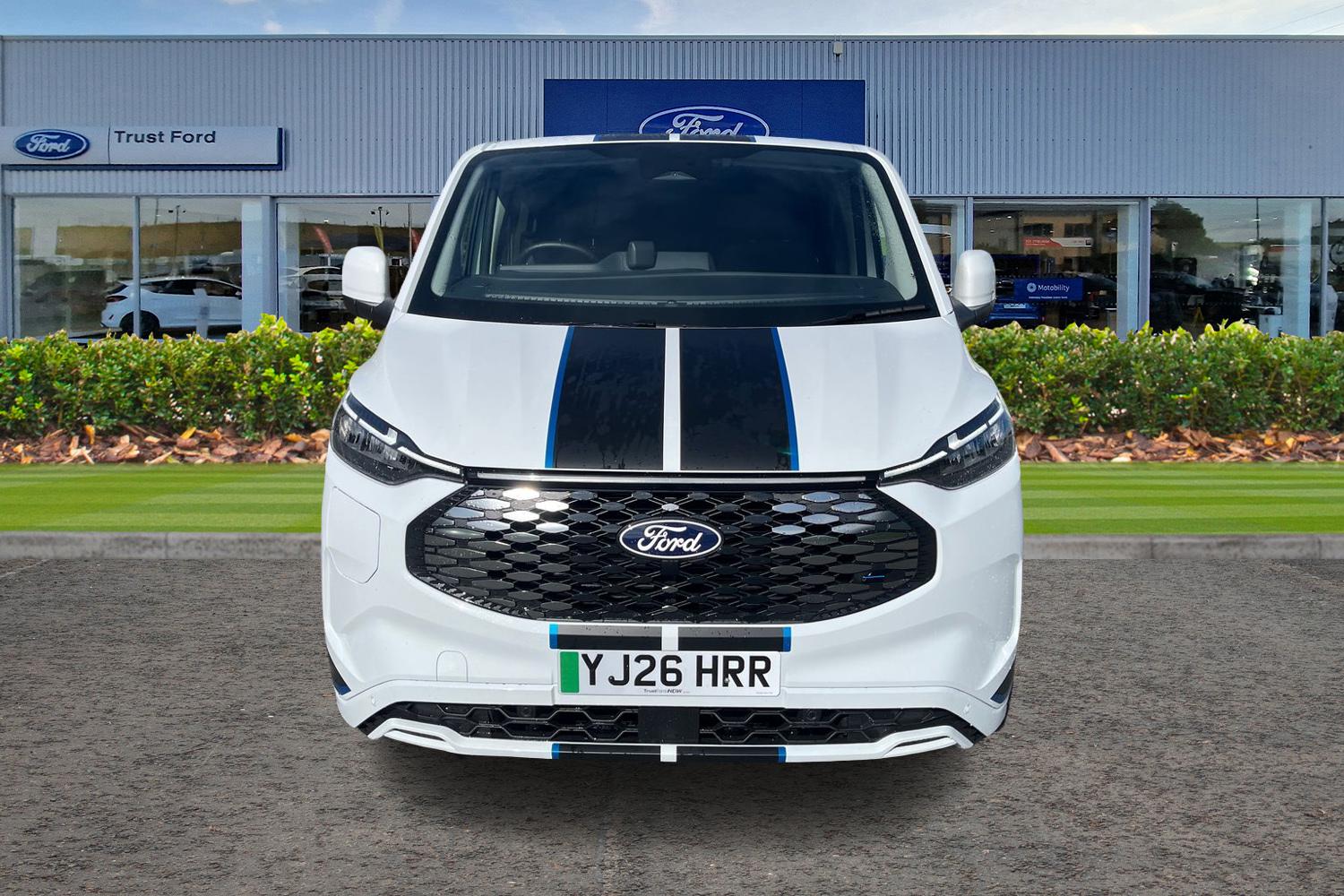 Ford E-TRANSIT CUSTOM Photo 11