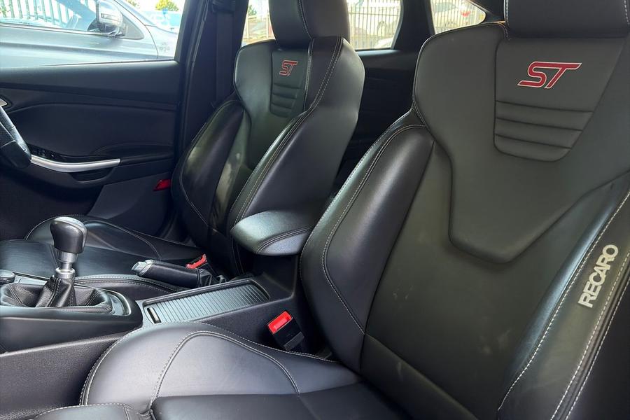 Ford Focus Photo autoimg-c31b31e28a37417b9c4cef0c648285b8c20b1d7f.jpg