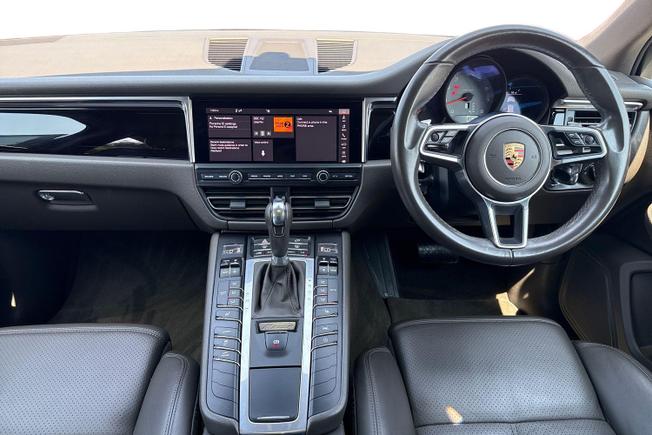 PORSCHE Macan Photo 10