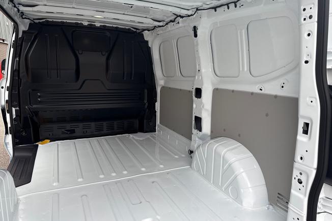 VOLKSWAGEN  Transporter Photo 28