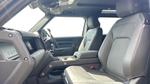 Land Rover Defender Photo 2