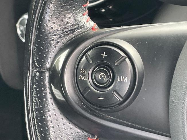 MINI Hatchback Photo 16