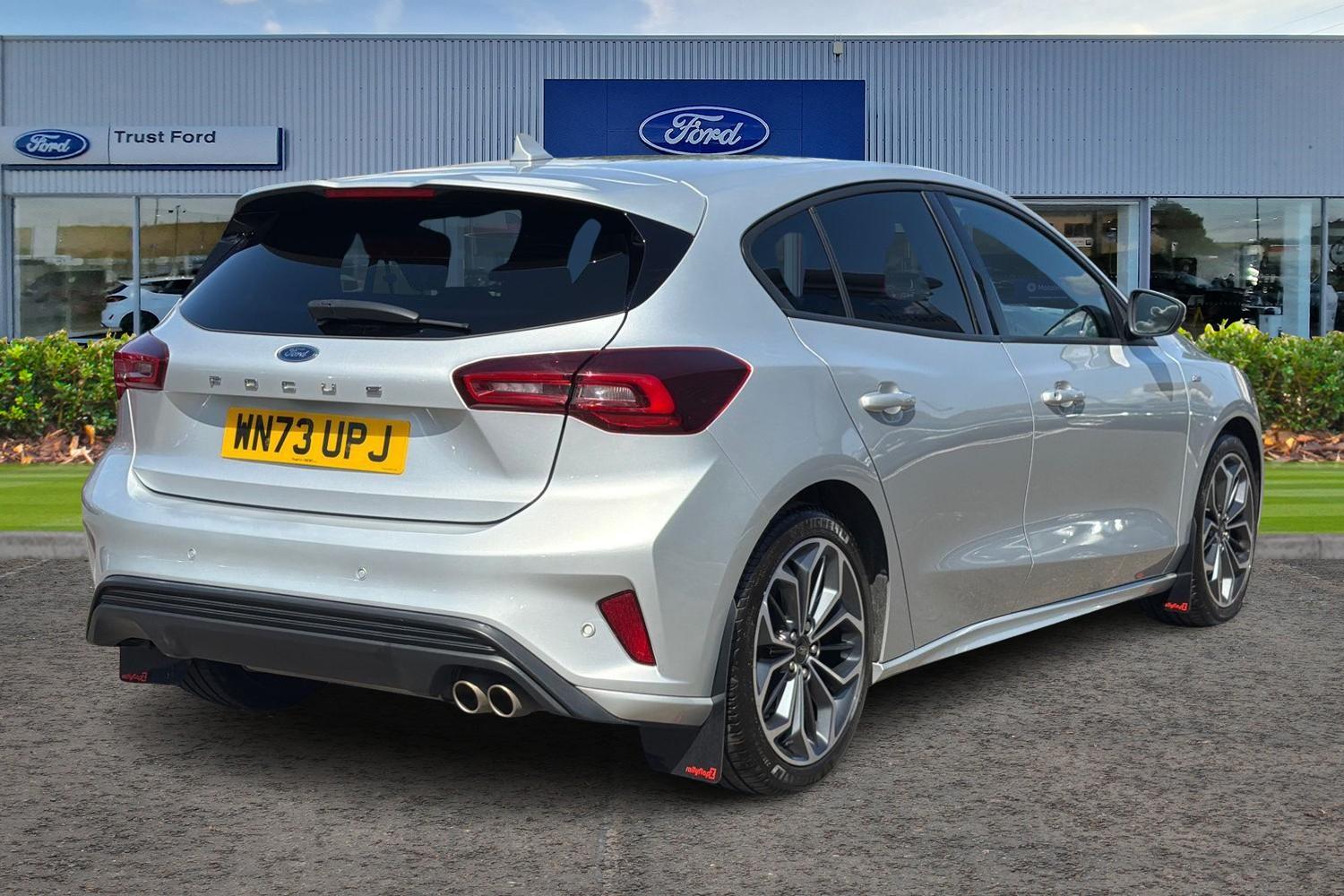 Ford FOCUS Photo 3