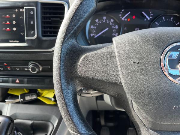 Vauxhall Vivaro Photo autoimg-c32f0b709f8558bfe59b2a385af99da083d9cce8.jpg