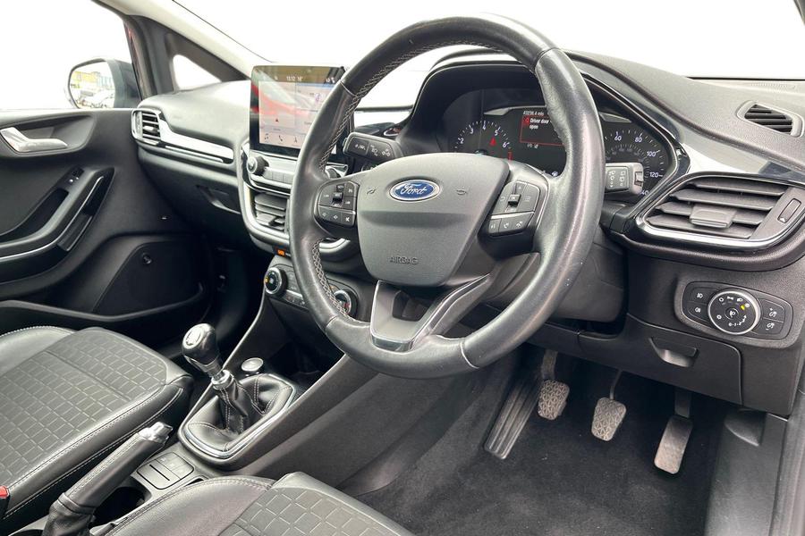 Ford FIESTA Photo autoimg-c332c7fe79ec84c07bf6a3d3f2f334599f5b5c24.jpg