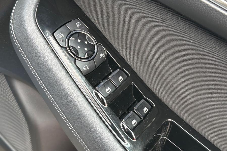 FORD GALAXY Photo autoimg-c334c29fb128af732e2b8977bd5953f7d0d2a030.jpg