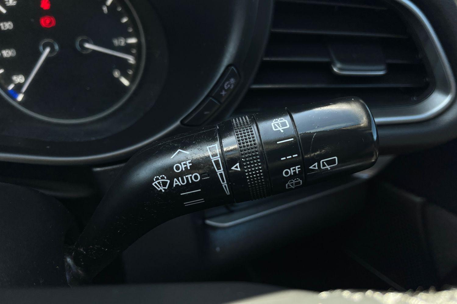 Mazda CX-30 Photo 14