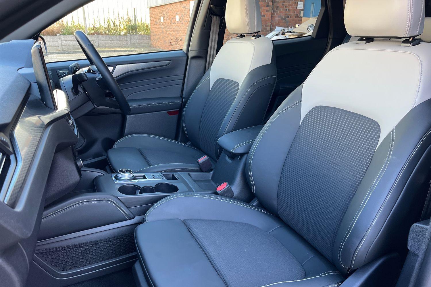 Ford KUGA Photo 18