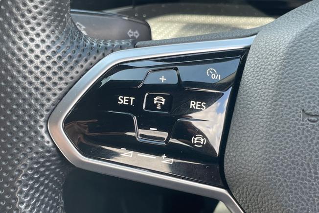 VOLKSWAGEN Golf Photo 16