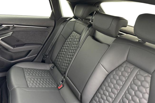 AUDI RS3 Photo 9
