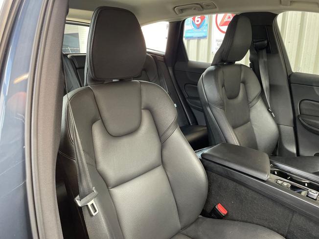 VOLVO XC60 Photo 27