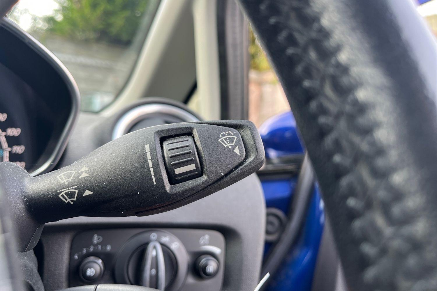 Ford FIESTA Photo 14