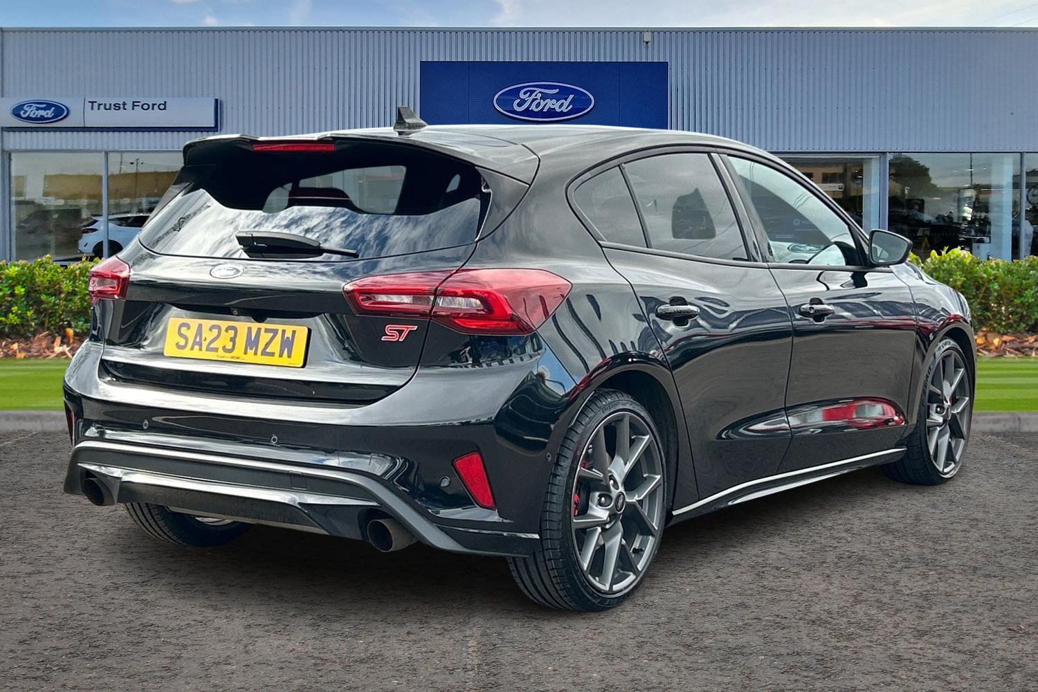 Ford Focus Photo 3