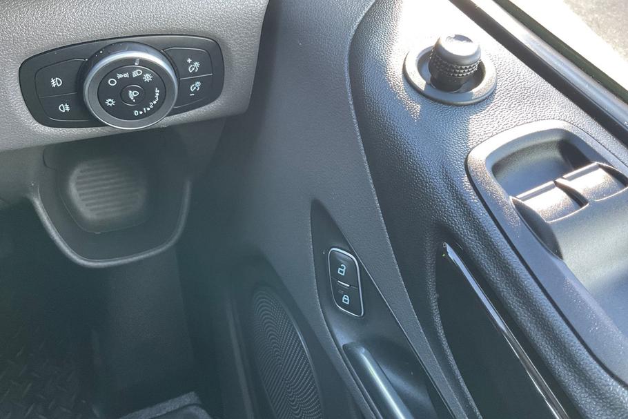 Used FORD TRANSIT CUSTOM YO23NPE 33