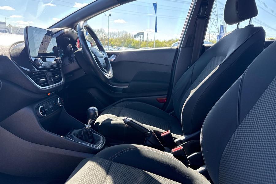 Ford FIESTA Photo autoimg-c34e9159db570b7b85318fad7384f6625aad4a92.jpg