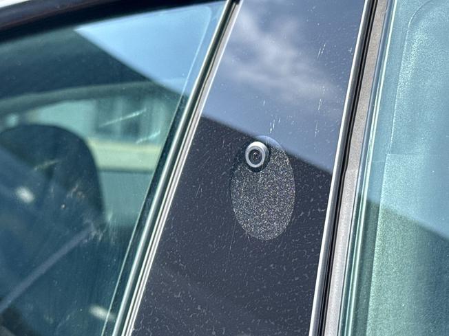TESLA Model 3 Photo 31