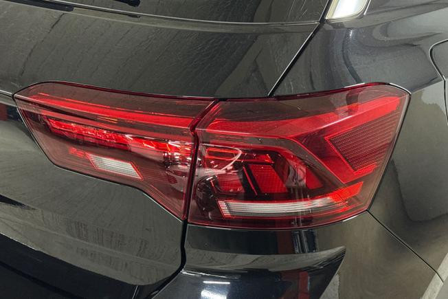 VOLKSWAGEN T-Roc Photo 18