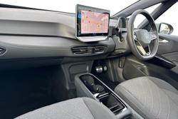 VOLKSWAGEN ID.3 Photo 2