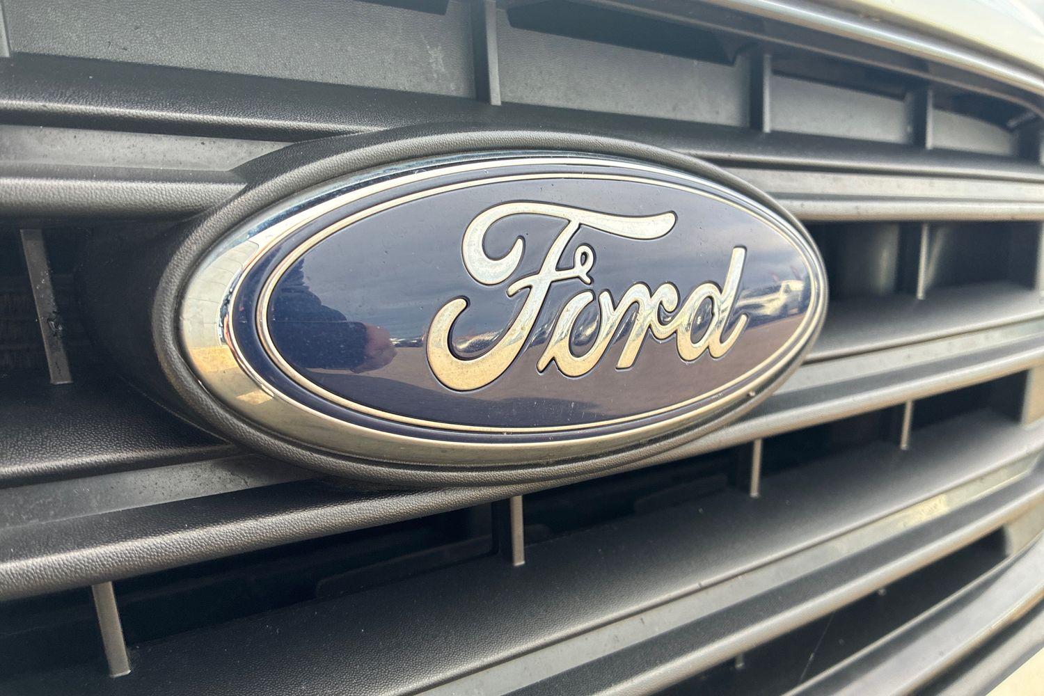 Ford TRANSIT CONNECT Photo 37
