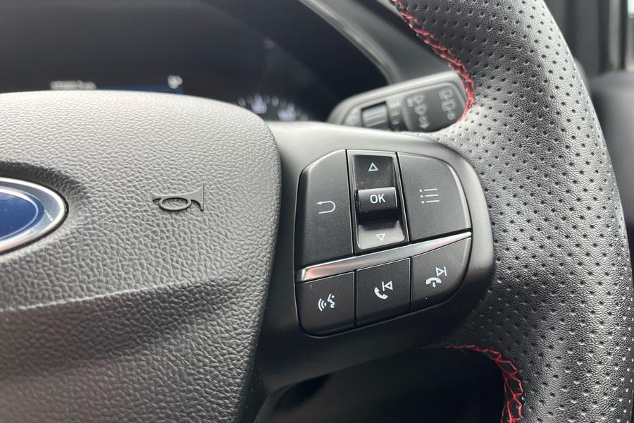 Ford FOCUS Photo autoimg-c35f70ad5463ec2183ba2868b7536deb2d1c2ae5.jpg