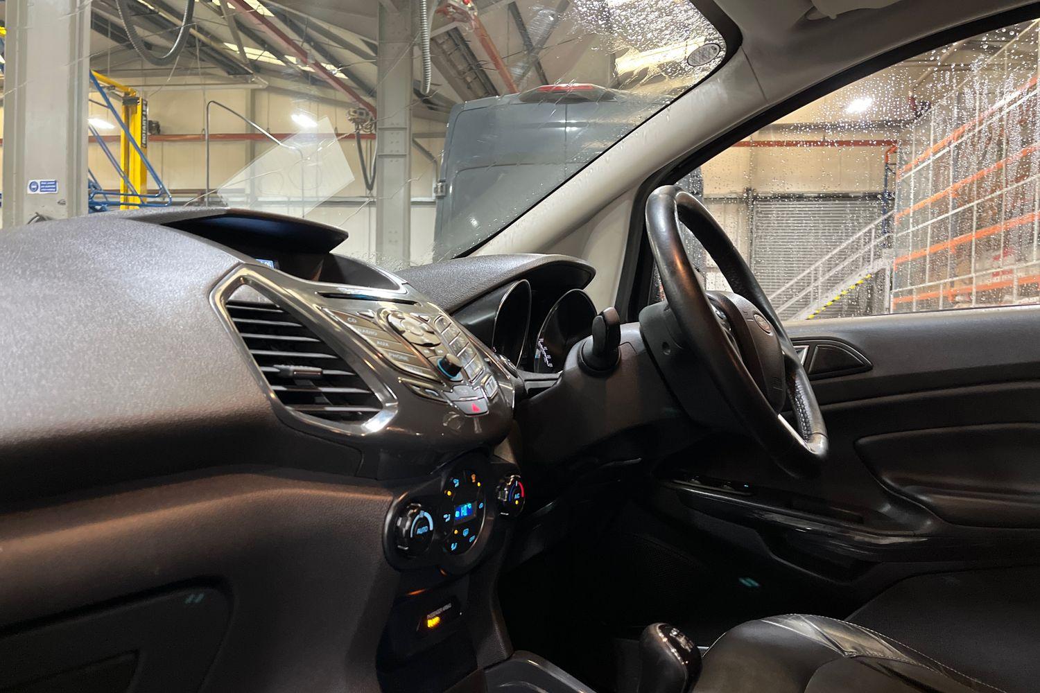 Ford ECOSPORT Photo 17