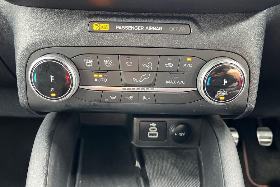 Ford KUGA Photo autoimg-c3640077ea45b741ec89298e6ad9104771c7e90f.jpg