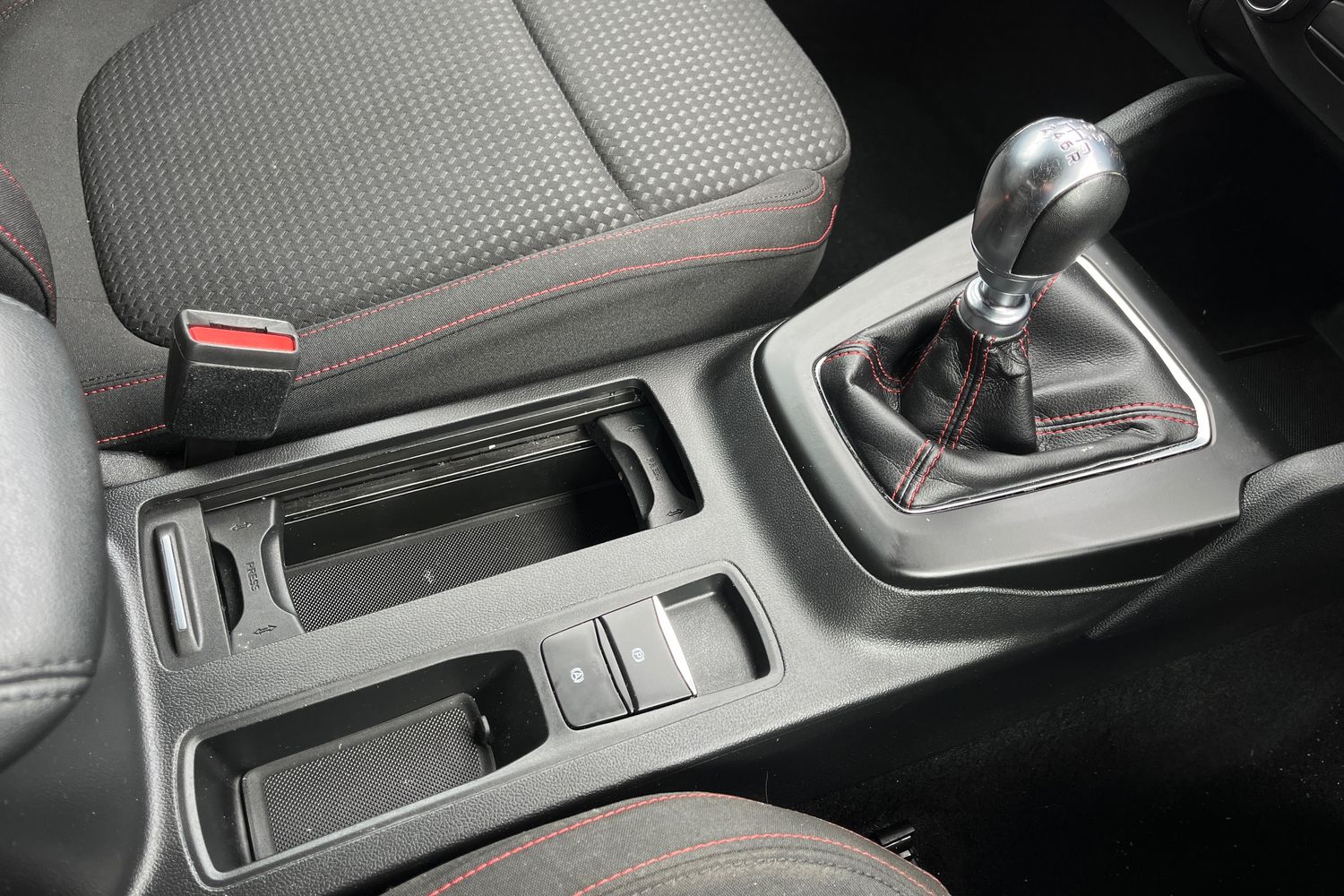 Ford FOCUS Photo 36