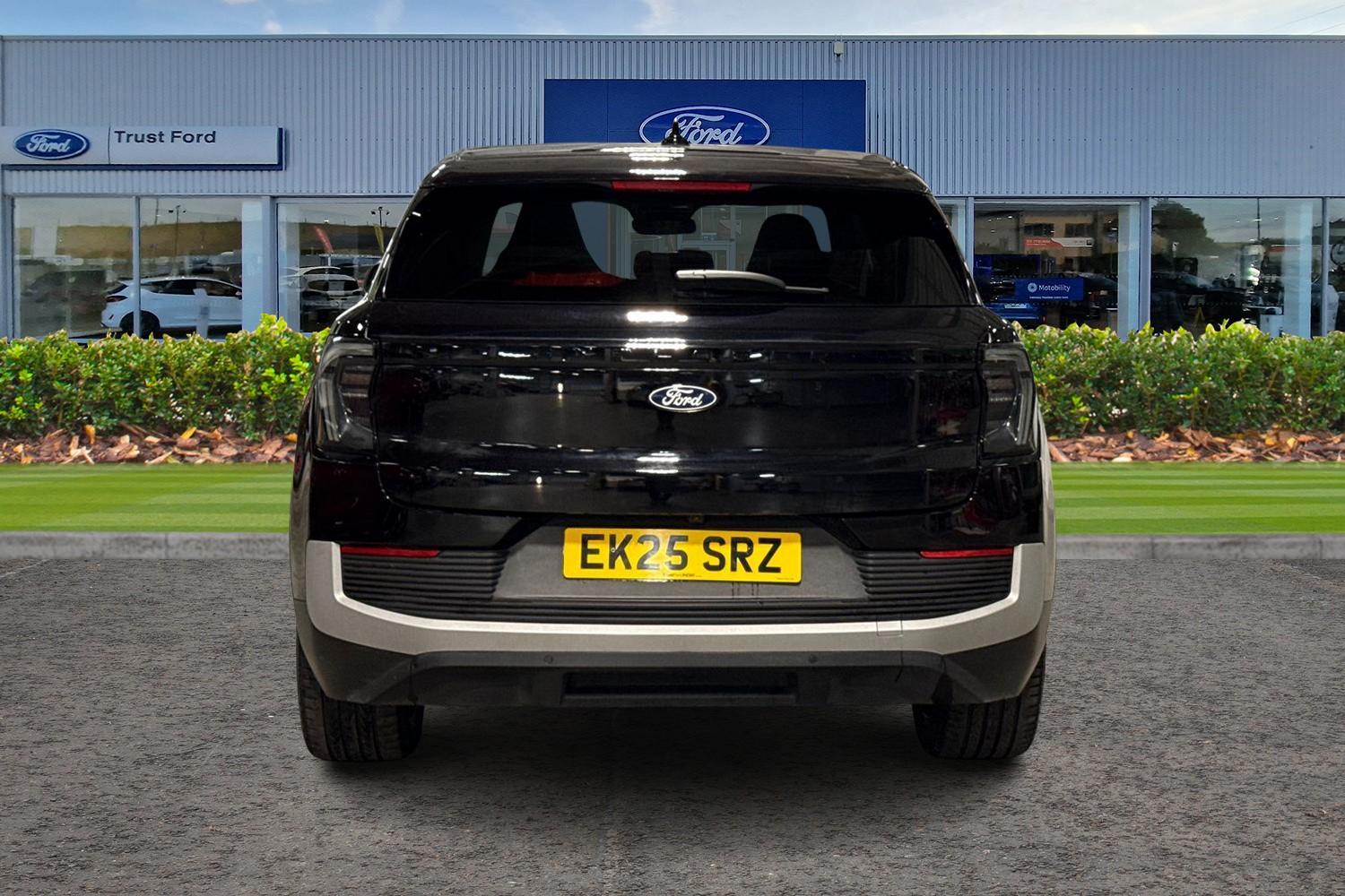 Ford Explorer Photo 6