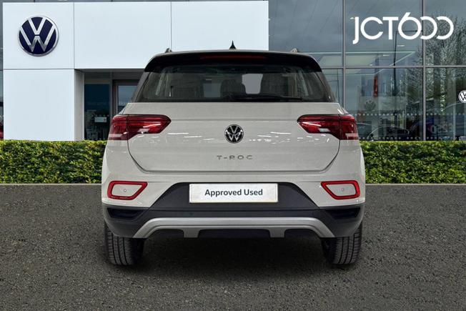 Volkswagen T-Roc Photo 7