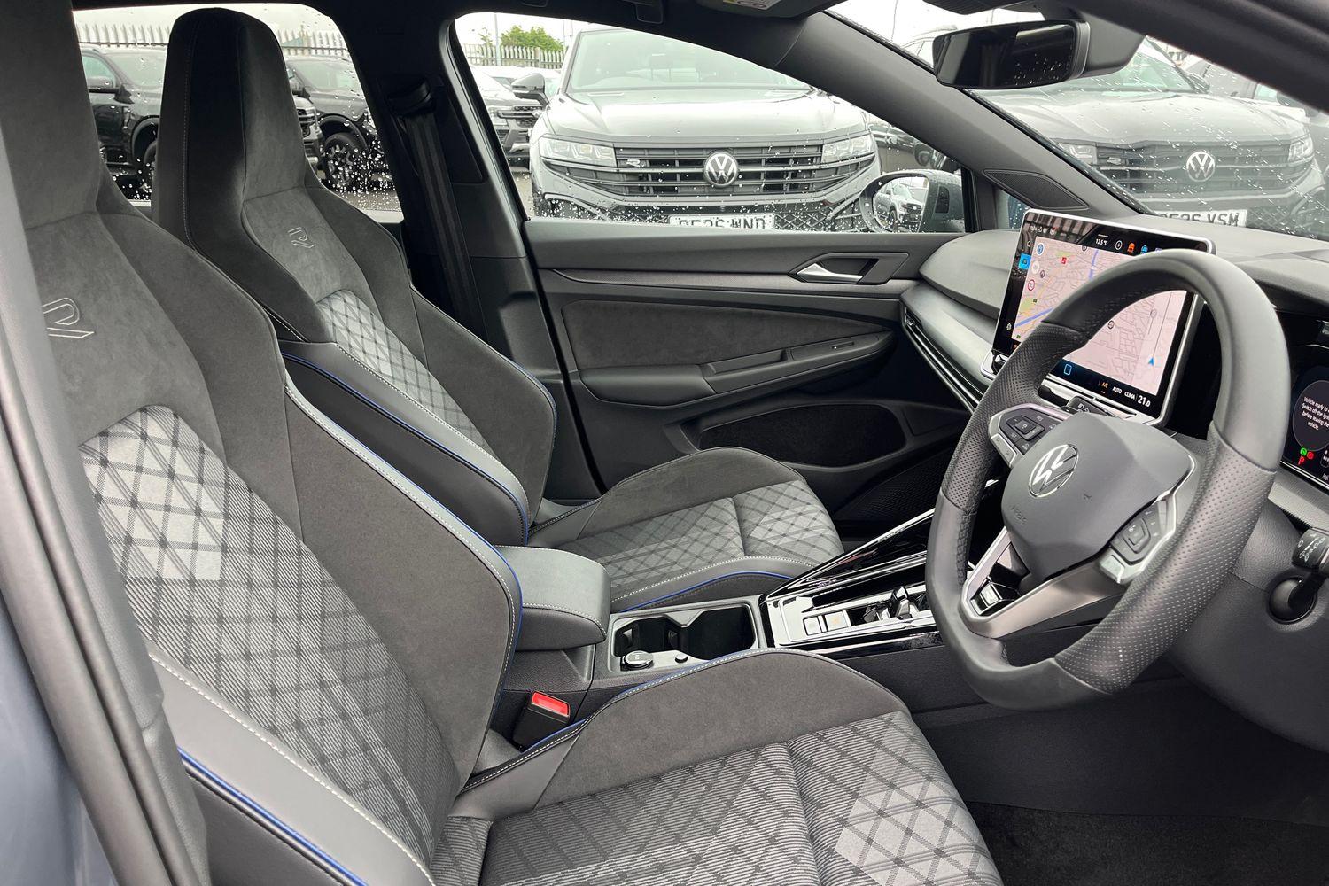 Volkswagen Golf Photo 16