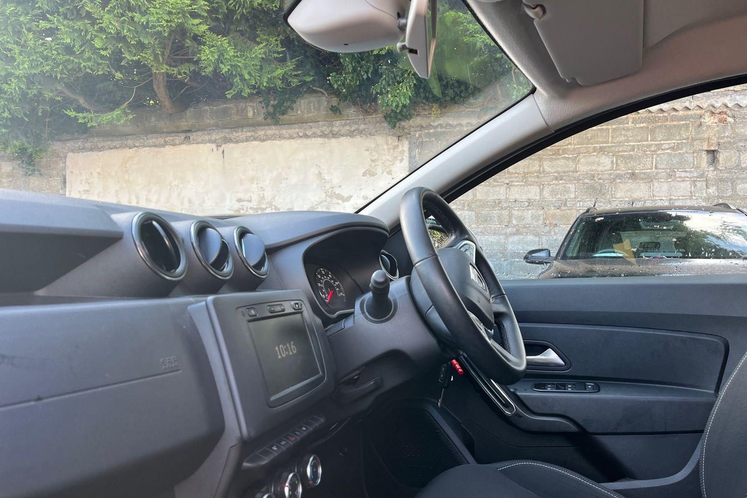 Dacia DUSTER Photo 17