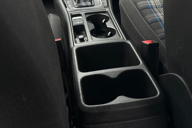 Volkswagen Golf Photo 39