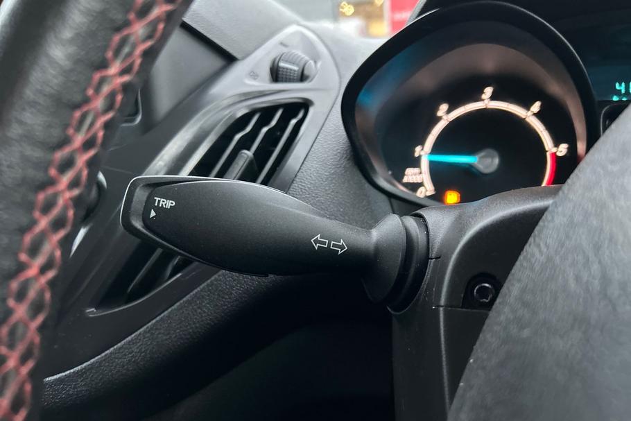 Used Ford TRANSIT COURIER 39